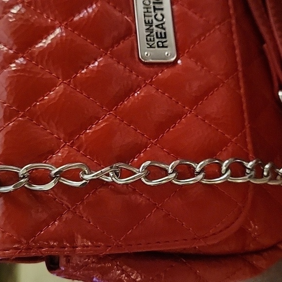 Kenneth COLE REACTION 1990s Red Quilted Chain Crossbody Envelope Mini Purse - Picture 4 of 14